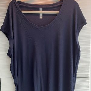 Athleta dark blue soft knit short sleeve long shirt - Large